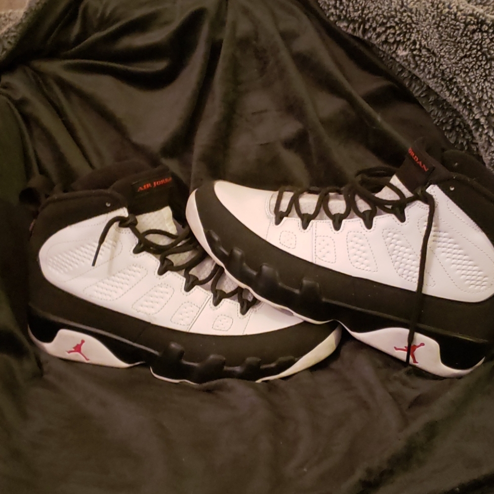 Jordan 9 space jam